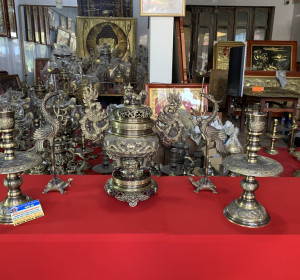 bo-dinh-cao-40cm-ngu-su-mau-gia-co-rong-chau-mat-nguyet