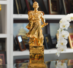 tuong-dong-hung-dao-dai-vuong-ma-vang-24k-dep-tinh-xao
