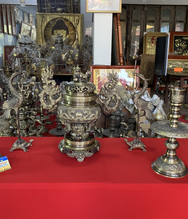 bo-dinh-cao-40cm-ngu-su-mau-gia-co-rong-chau-mat-nguyet