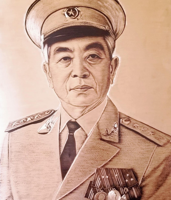 dai-tuong-vo-nguyen-giap-tranh-chan-dung