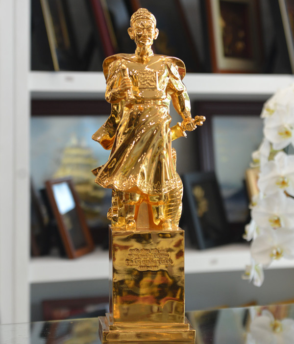 tuong-dong-hung-dao-dai-vuong-ma-vang-24k-dep-tinh-xao