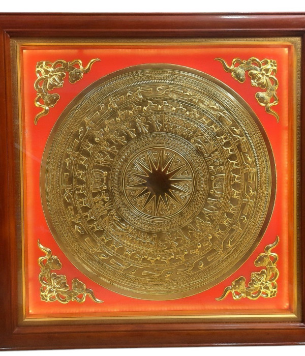 tranh-mat-trong-dong-khung-go